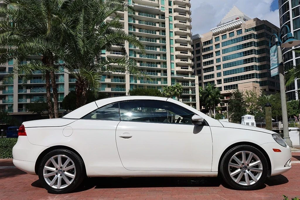 2011 Volkswagen Eos - Image 4 of 12