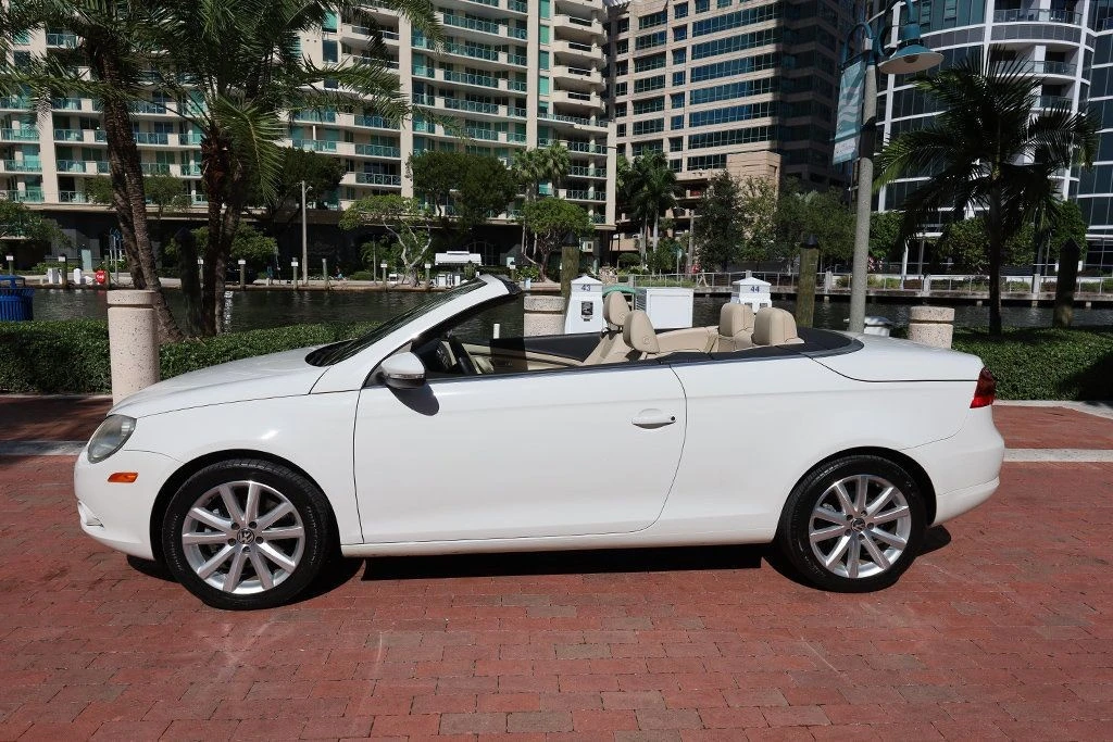 2011 Volkswagen Eos - Image 3 of 21