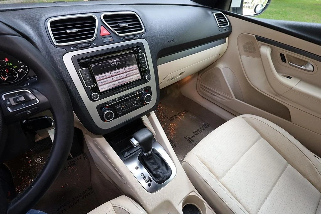 2011 Volkswagen Eos - Image 11 of 21