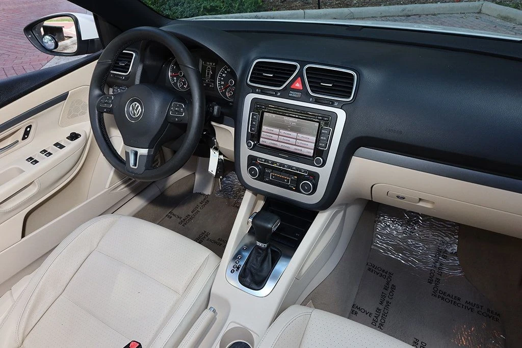 2011 Volkswagen Eos - Image 10 of 21