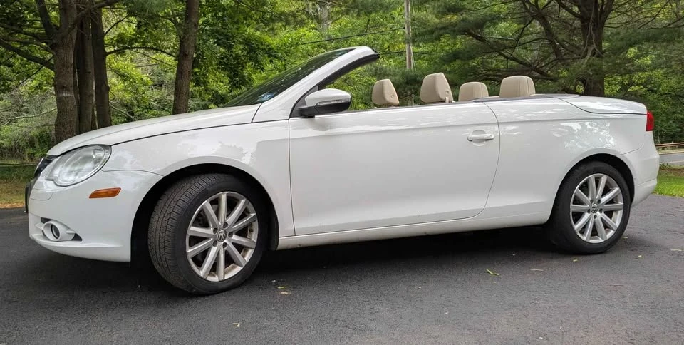 2011 Volkswagen Eos - Image 9 of 13