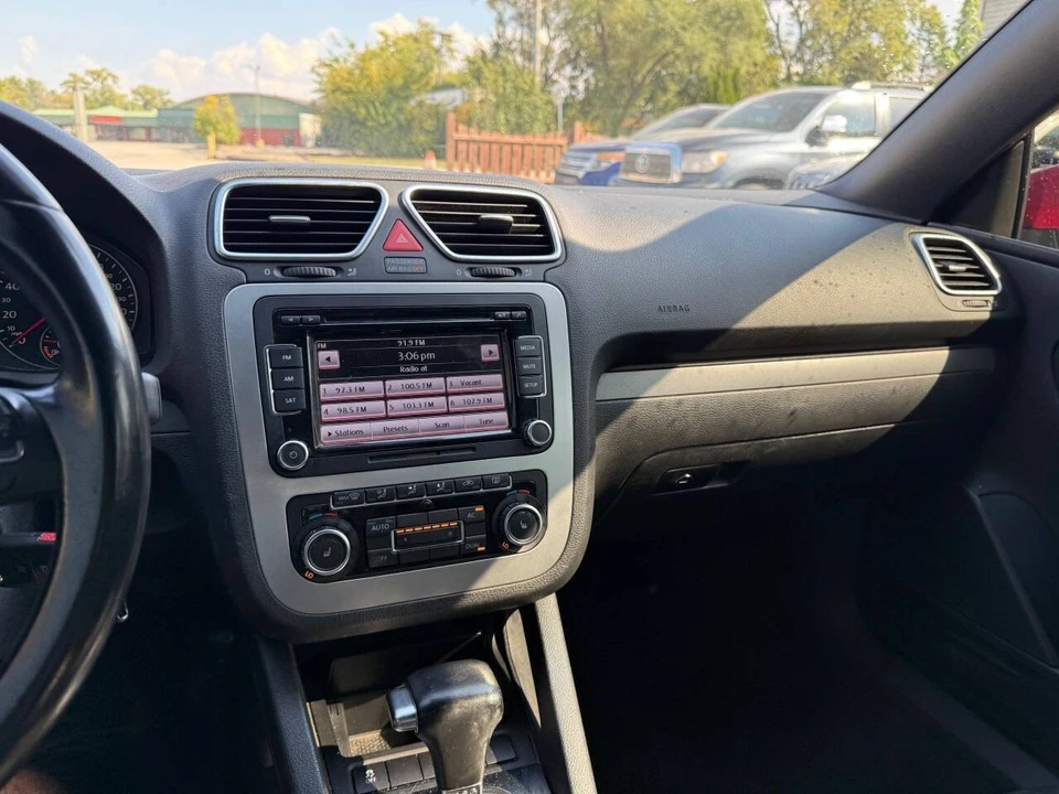 2011 Volkswagen Eos - Image 11 of 21