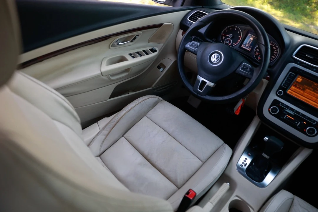 2011 Volkswagen Eos - Image 20 of 21