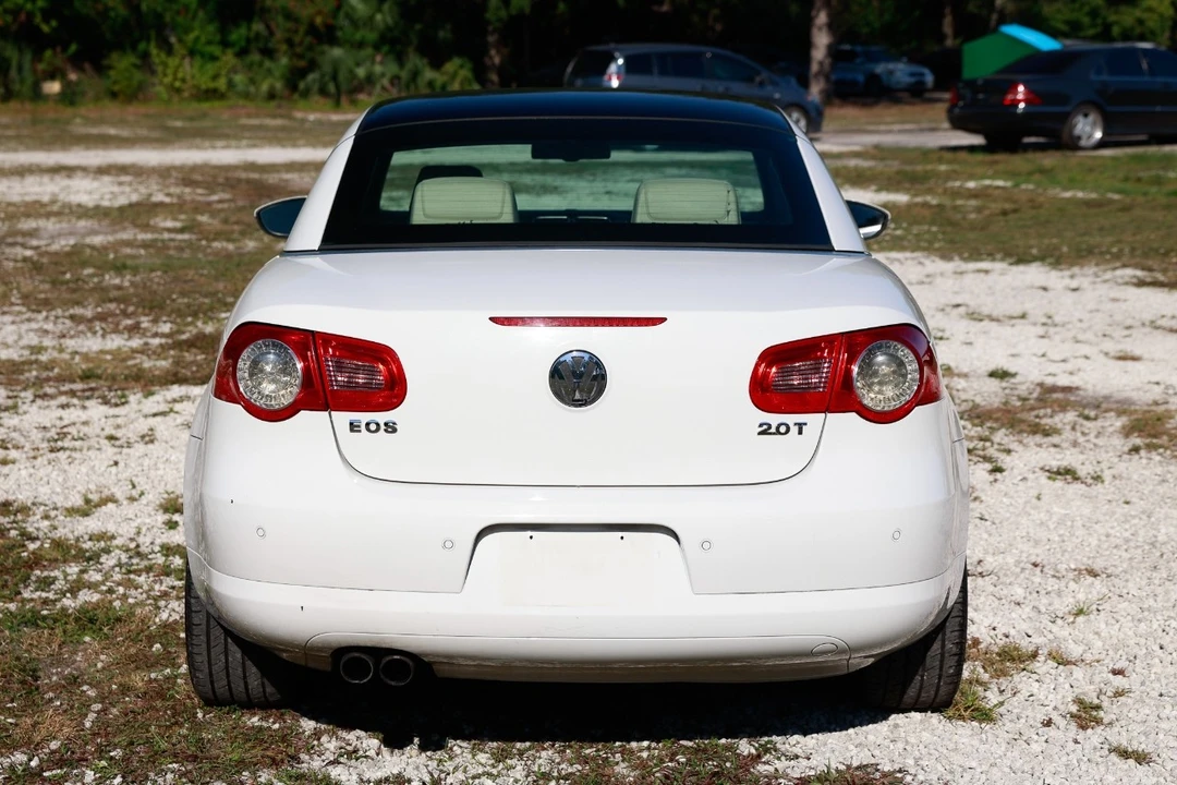 2011 Volkswagen Eos - Image 9 of 12