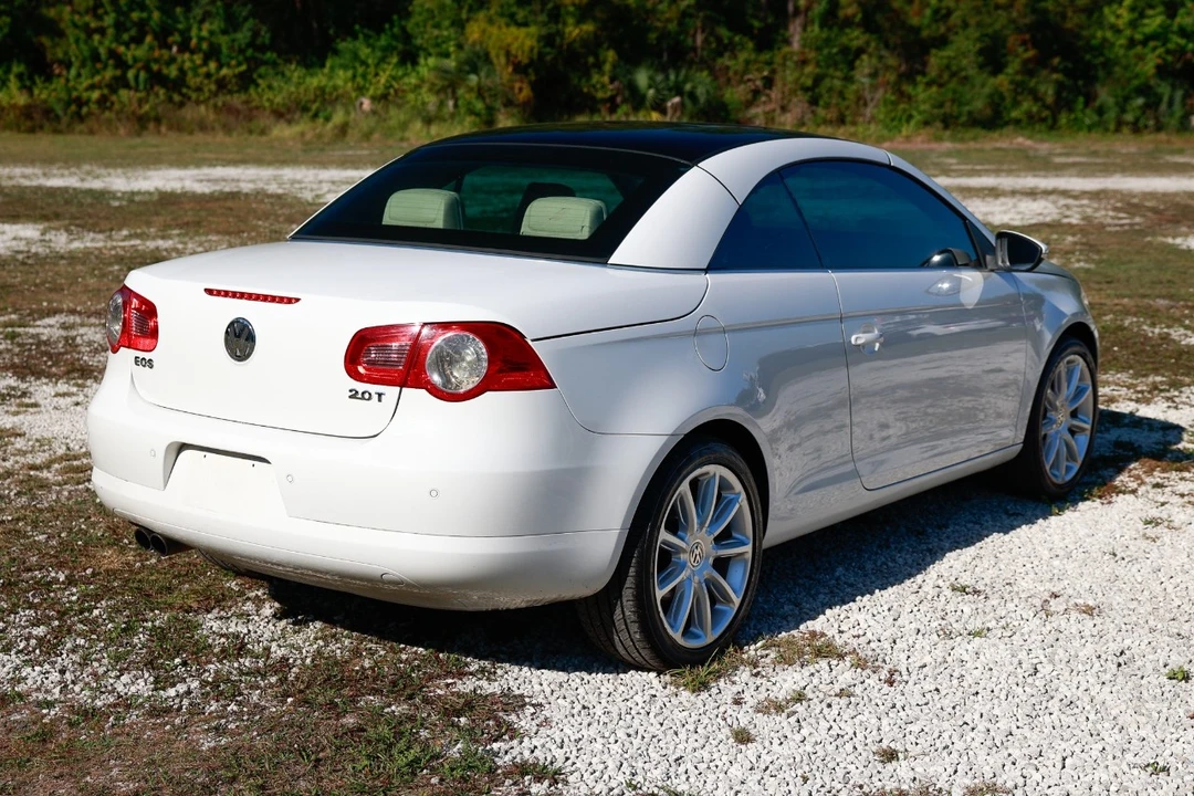 2011 Volkswagen Eos - Image 11 of 12