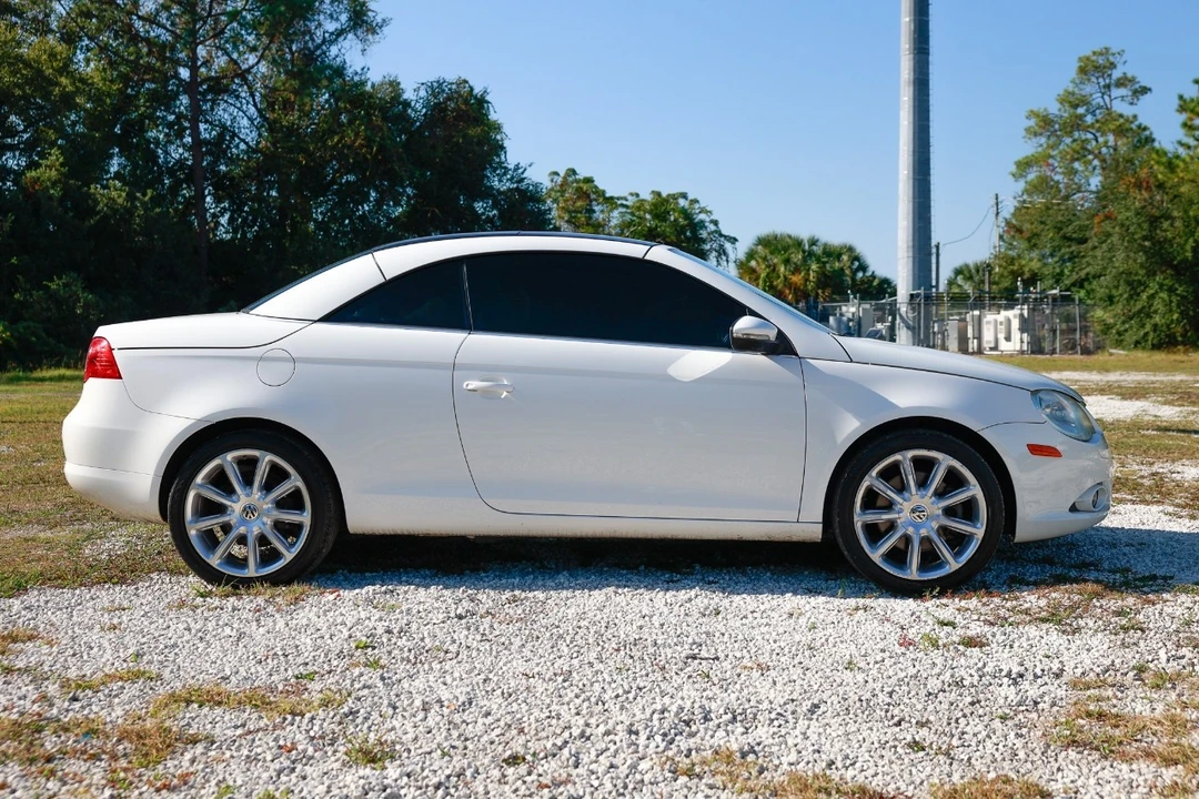 2011 Volkswagen Eos - Image 13 of 21