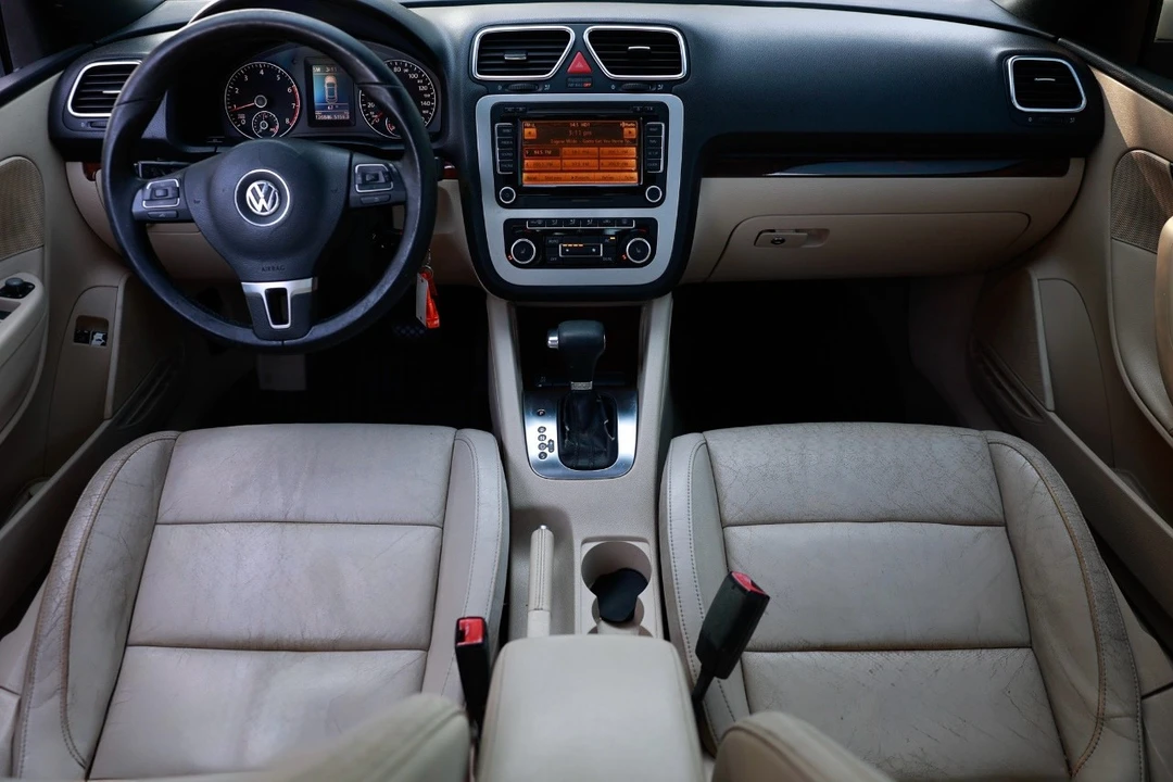 2011 Volkswagen Eos - Image 2 of 12
