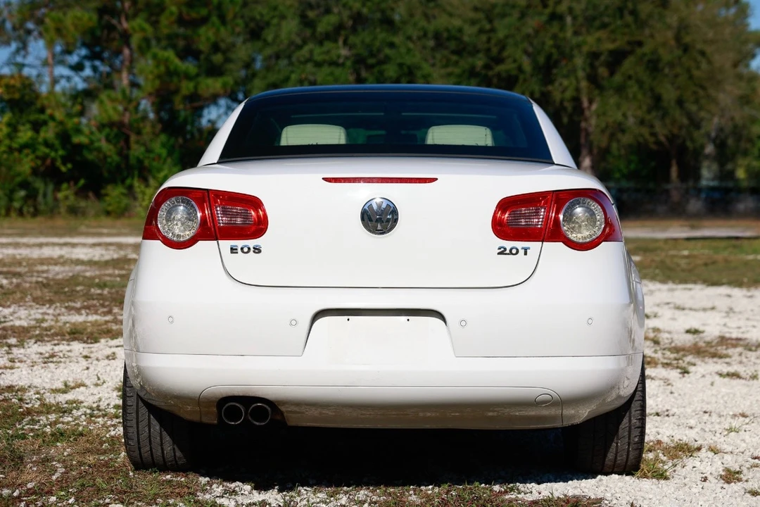 2011 Volkswagen Eos - Image 7 of 12