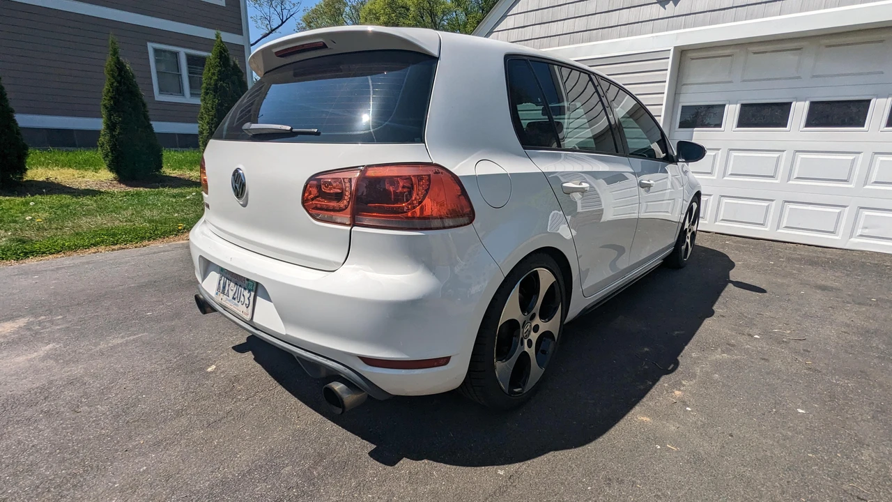 2011 Volkswagen GTI Mk6 - Image 16 of 31