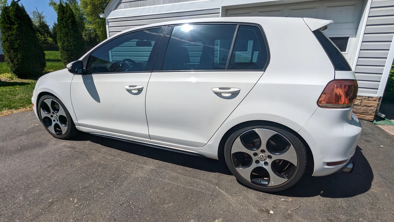 2011 Volkswagen GTI Mk6 - Image 11 of 31