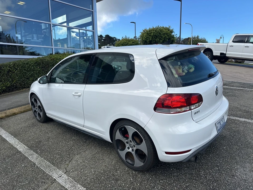 2011 Volkswagen GTI Mk6 - Image 4 of 11