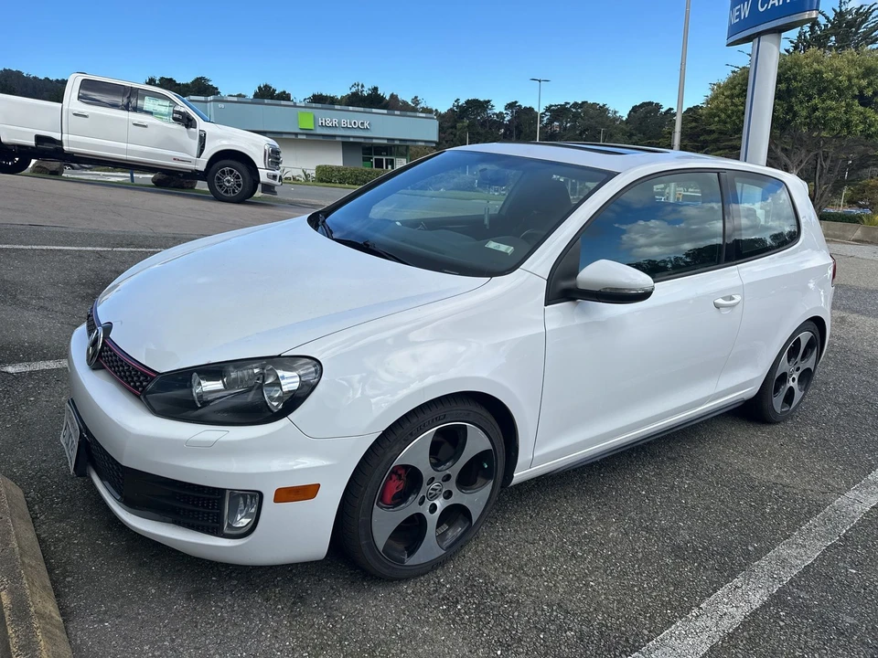 2011 Volkswagen GTI Mk6 - Image 3 of 11
