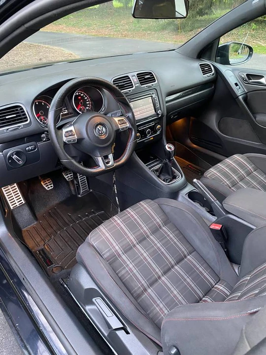 2011 Volkswagen GTI Mk6 - Image 2 of 4