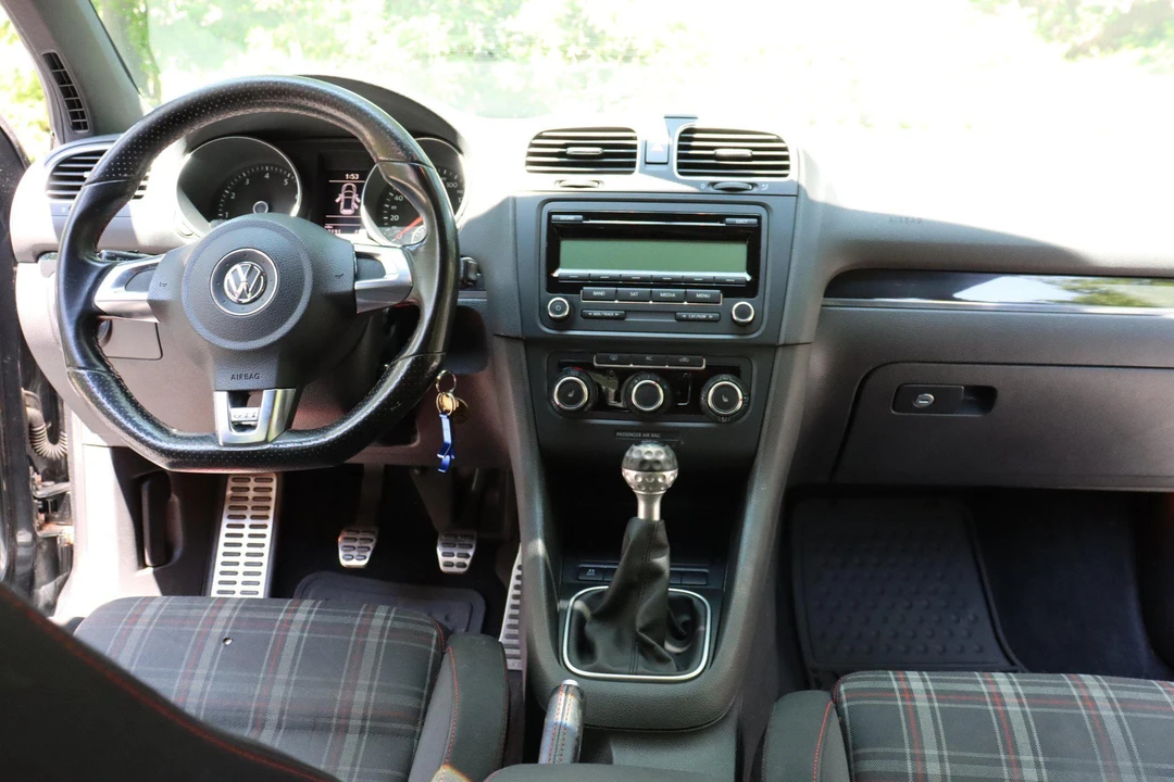 2011 Volkswagen GTI Mk6 - Image 6 of 9