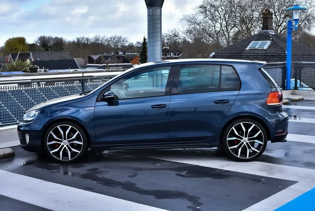 2011 Volkswagen GTI Mk6 - Image 2 of 31