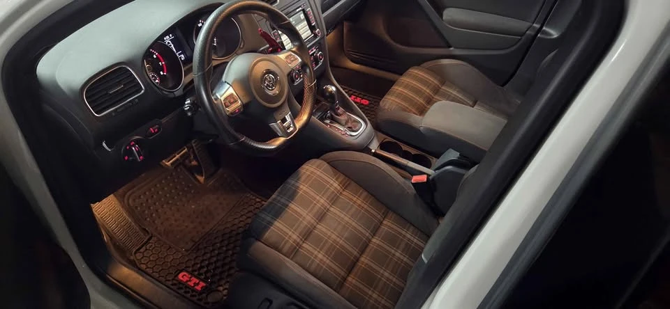 2011 Volkswagen GTI Mk6 - Image 8 of 10