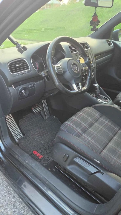 2011 Volkswagen GTI Mk6 - Image 2 of 6
