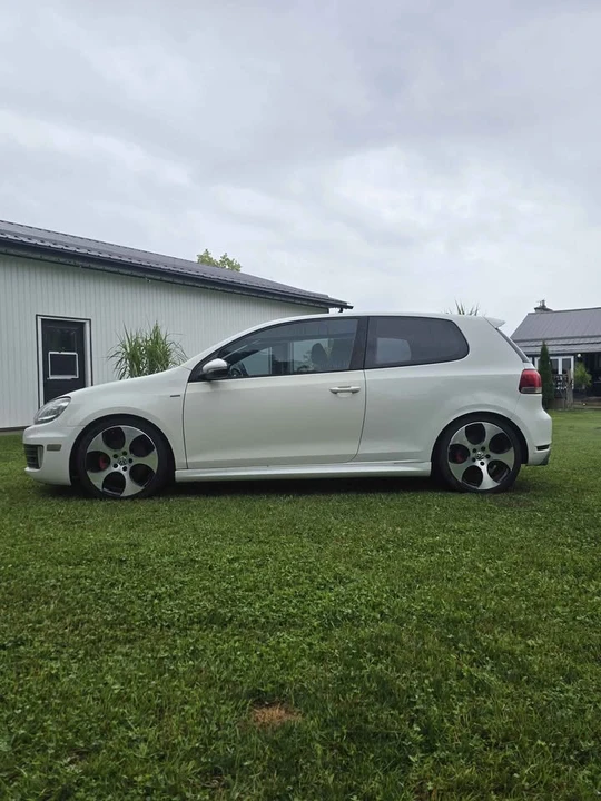 2011 Volkswagen GTI Mk6 - Image 2 of 11