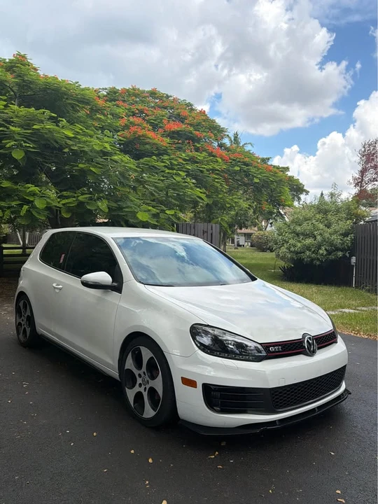 2011 Volkswagen GTI Mk6 - Image 2 of 17