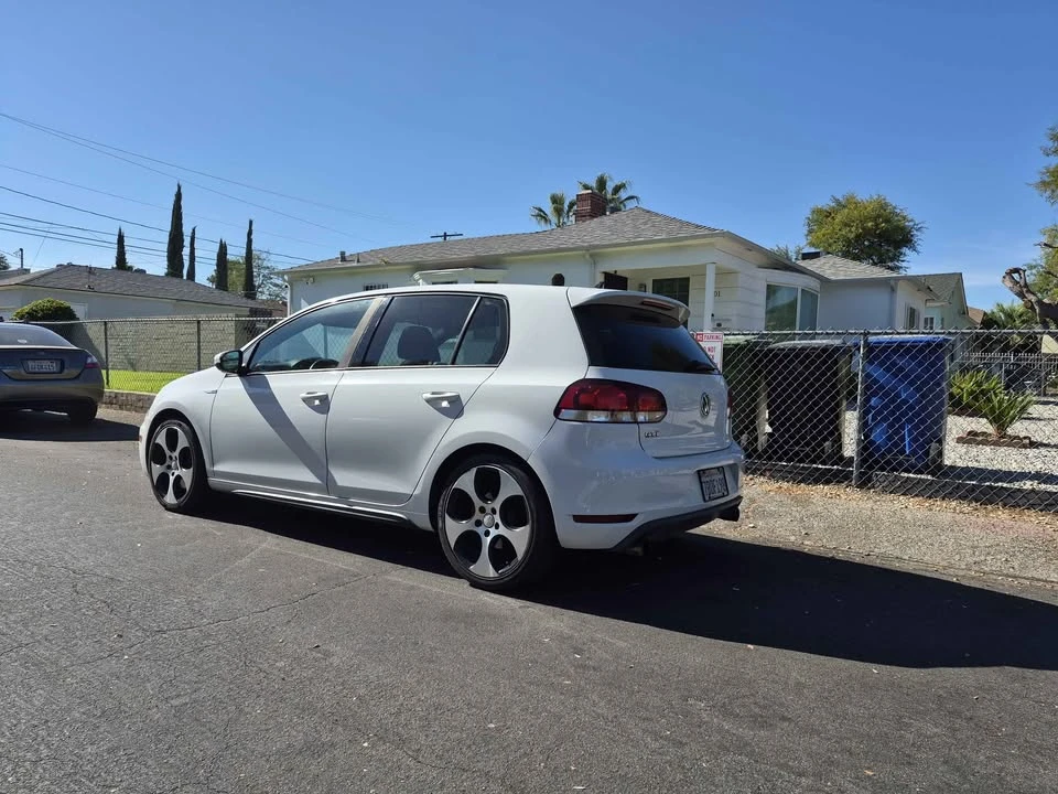 2011 Volkswagen GTI Mk6 - Image 2 of 10