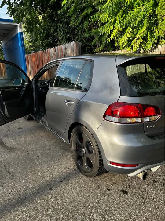 2011 Volkswagen GTI Mk6 - Image 3 of 4