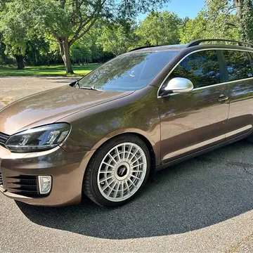 2011 Volkswagen Golf SportWagen TDI SEL Wagon 4D