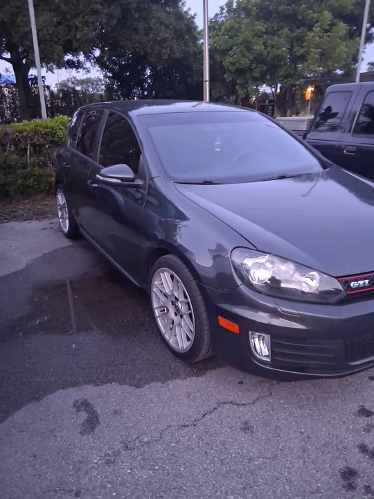 2011 Volkswagen GTI Mk6 - Image 3 of 4