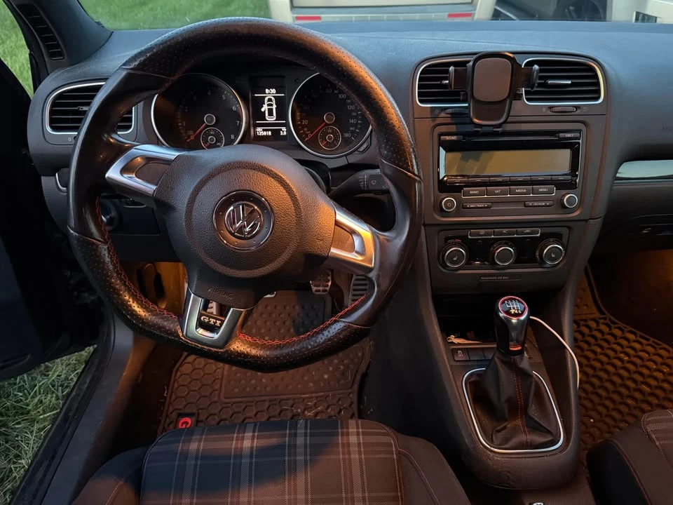 2011 Volkswagen GTI Mk6 - Image 9 of 10