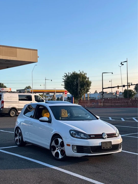 2011 Volkswagen GTI Mk6 - Image 2 of 7