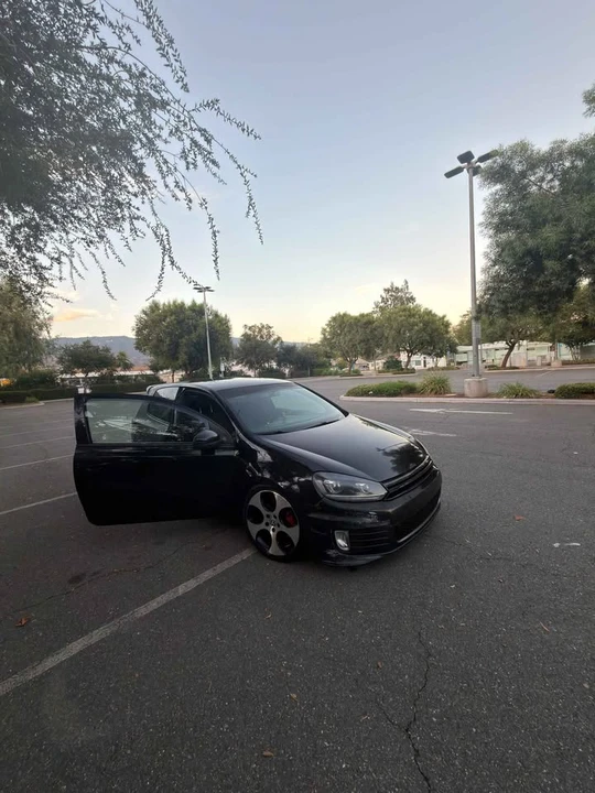 2011 Volkswagen GTI Mk6 - Image 2 of 11