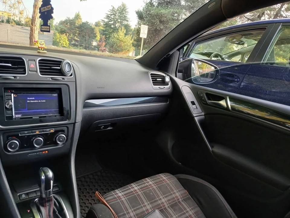2011 Volkswagen GTI Mk6 - Image 9 of 10