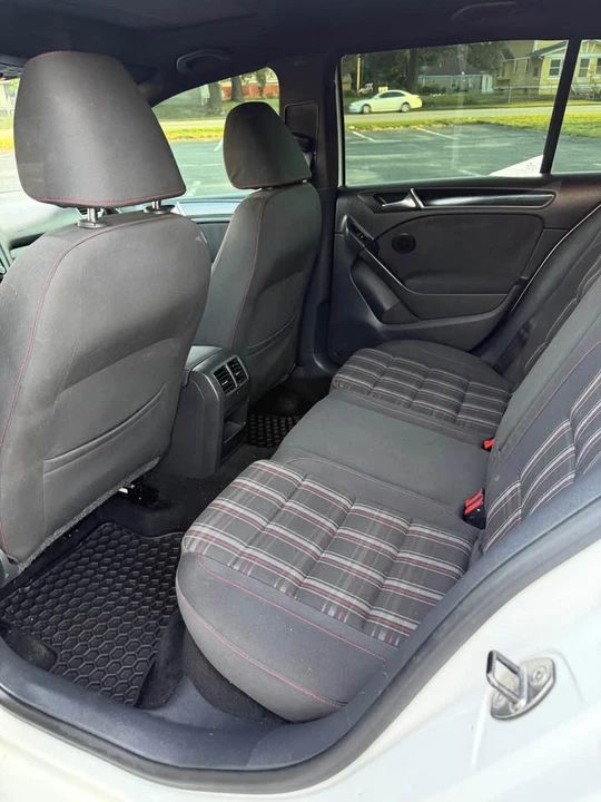 2011 Volkswagen GTI Mk6 - Image 6 of 8