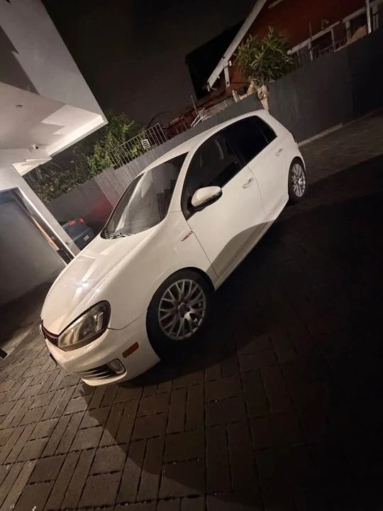 2011 Volkswagen GTI Mk6 - Image 4 of 9