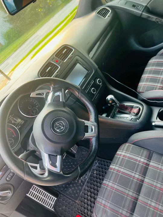 2011 Volkswagen GTI Mk6 - Image 7 of 8