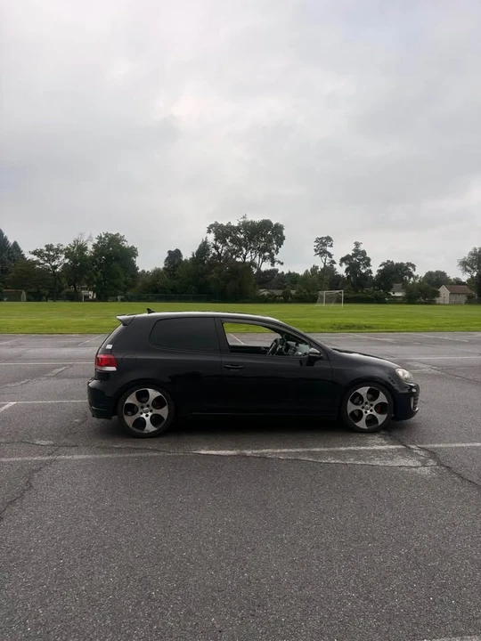 2011 Volkswagen GTI Mk6 - Image 2 of 4