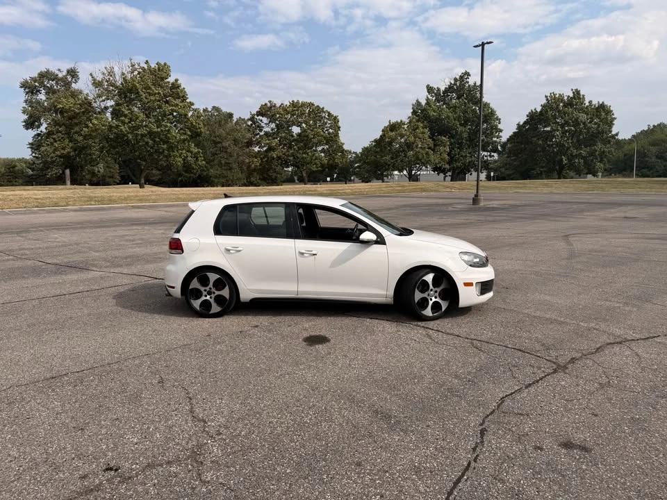 2011 Volkswagen GTI Mk6 - Image 2 of 9