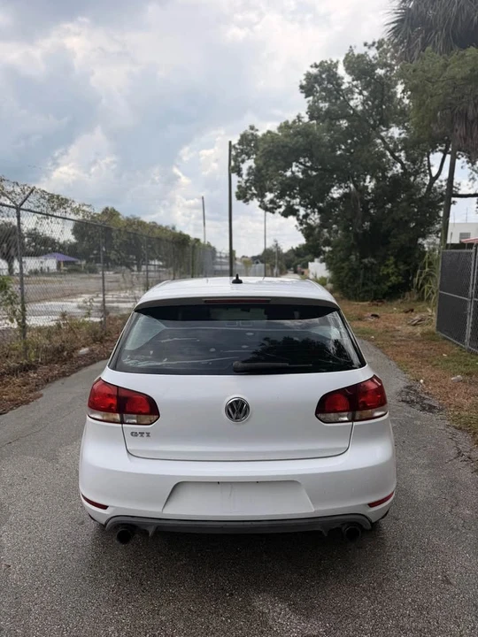 2011 Volkswagen GTI Mk6 - Image 6 of 16