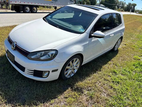 2011 Volkswagen GTI Hatchback 6M / Sunroof