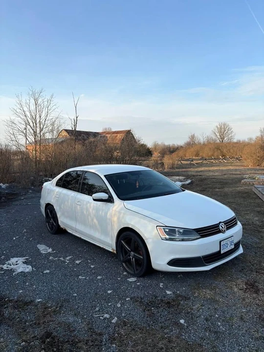 2011 Volkswagen Jetta - Image 2 of 8