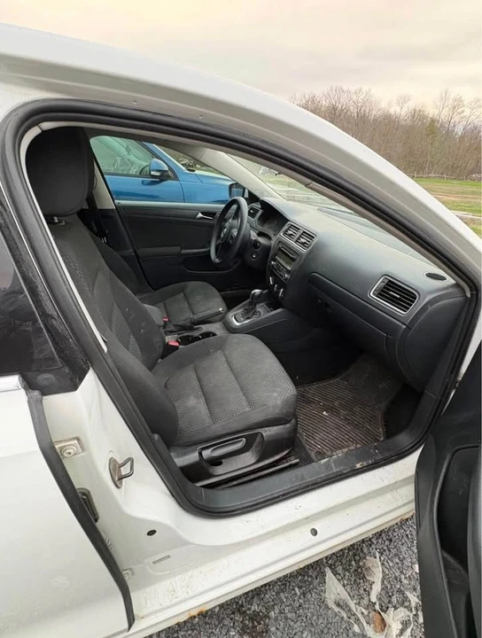 2011 Volkswagen Jetta - Image 7 of 8