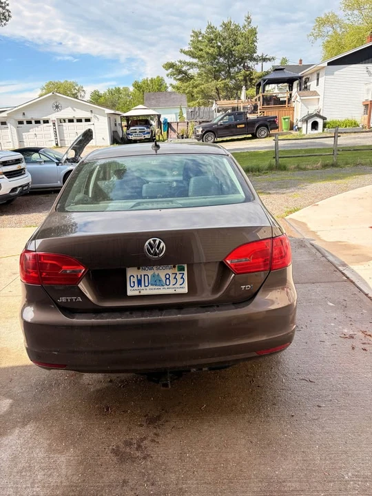 2011 Volkswagen Jetta - Image 4 of 12
