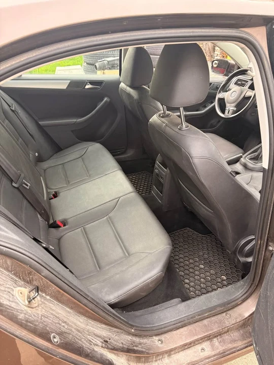 2011 Volkswagen Jetta - Image 12 of 12