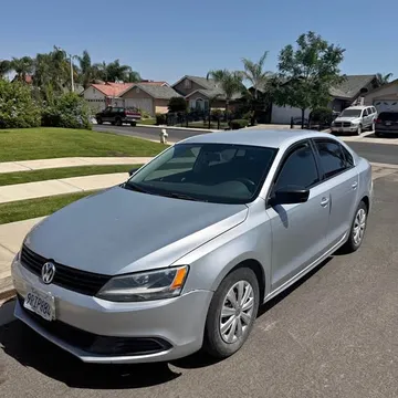 2011 Volkswagen Jetta 2.0L Base Sedan 4D