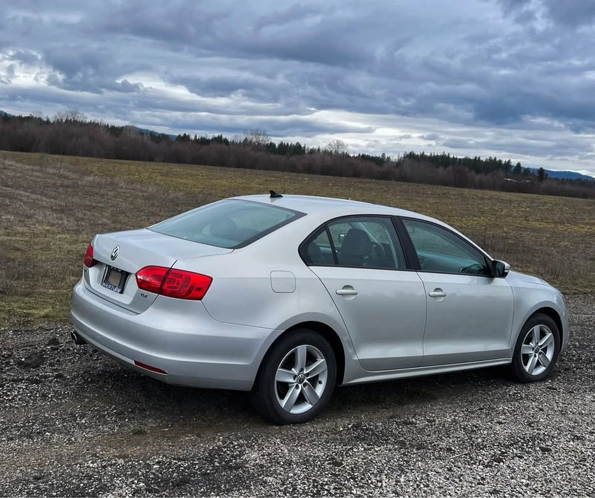 2011 Volkswagen A6 Jetta - Image 2 of 7