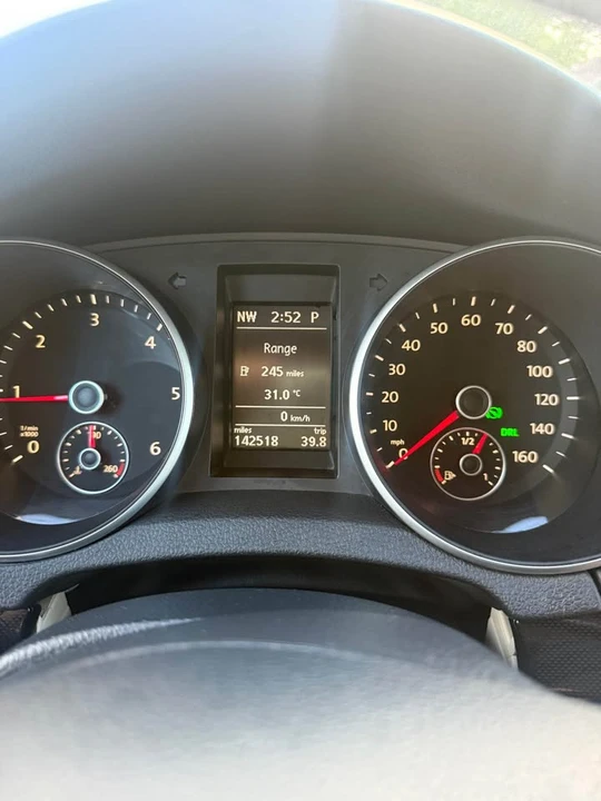 2011 Volkswagen A5 Jetta - Image 8 of 12