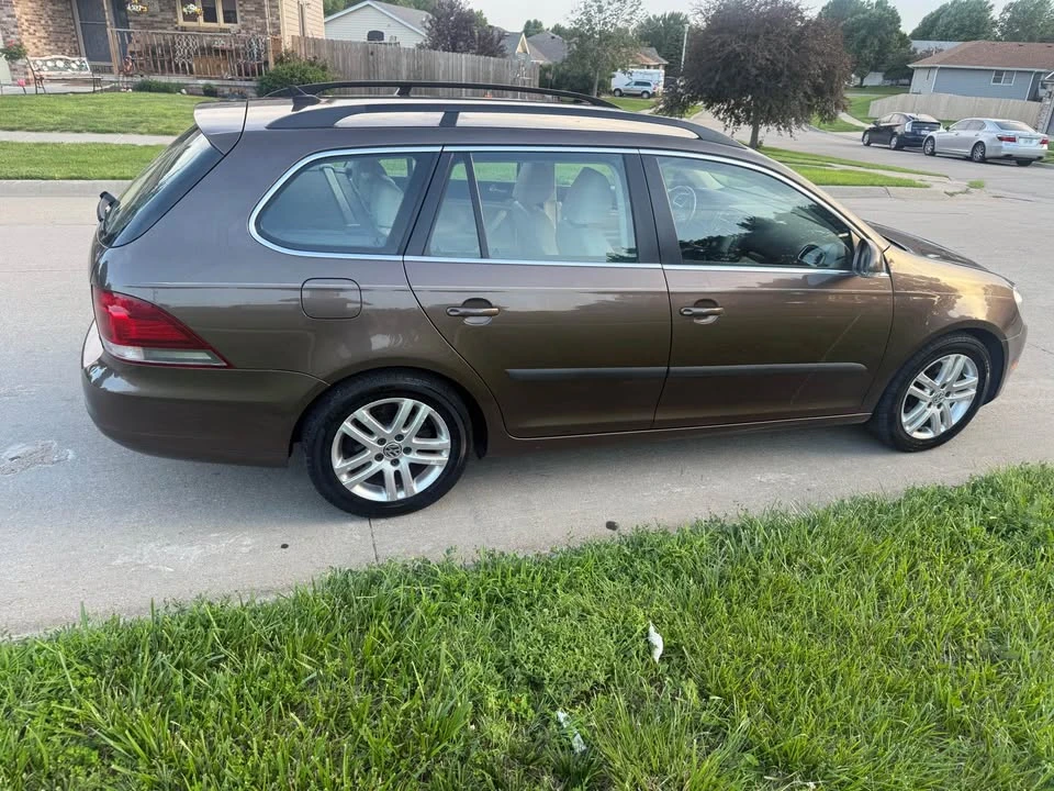 2011 Volkswagen A5 Jetta - Image 3 of 12