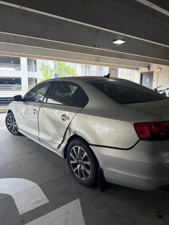 2011 Volkswagen A6 Jetta - Image 2 of 12