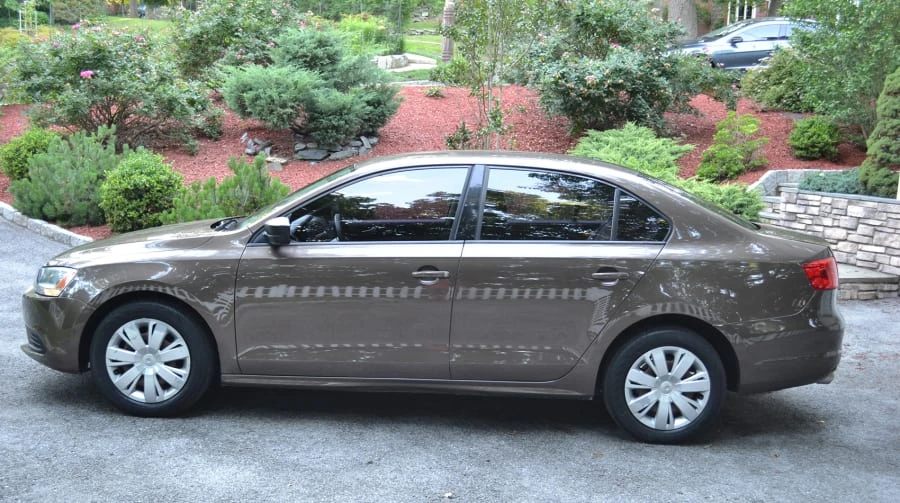 2011 Volkswagen A6 Jetta - Image 2 of 12
