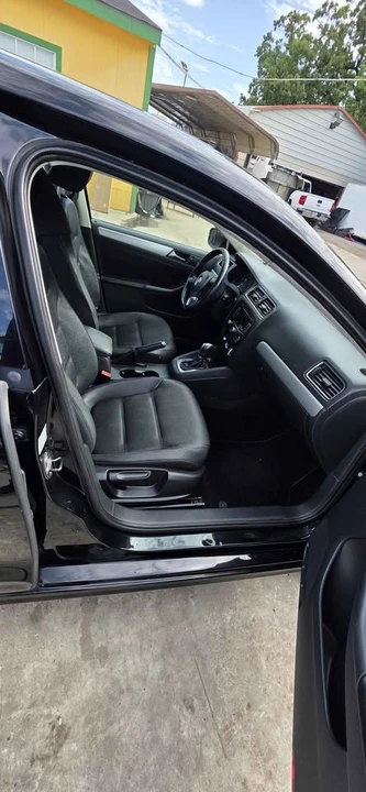 2011 Volkswagen A5 Jetta - Image 10 of 10