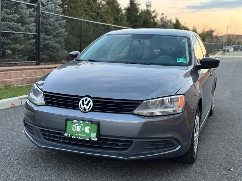 2011 Volkswagen A6 Jetta - Image 2 of 12